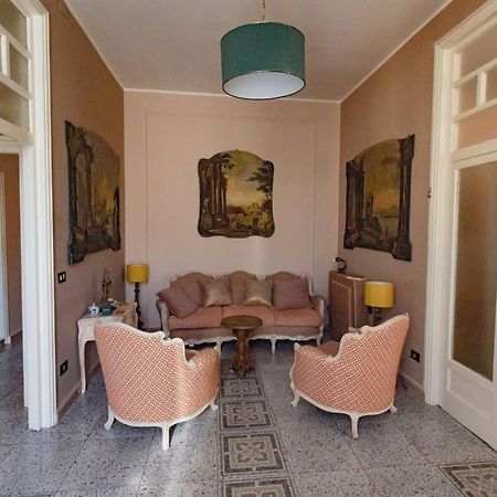 Luxury Suite Vitruvio 55 Formia Exterior photo