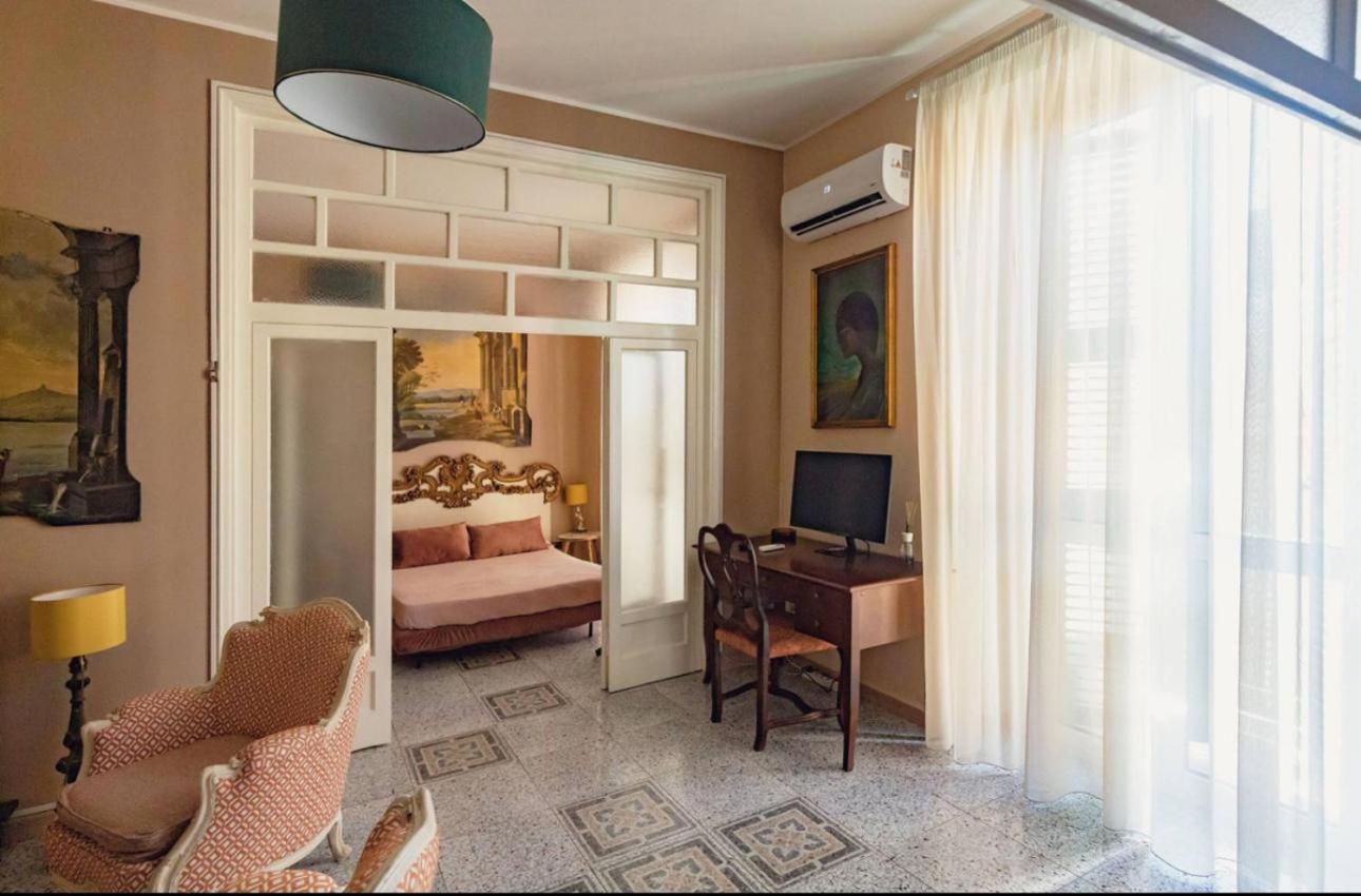 Luxury Suite Vitruvio 55 Formia Exterior photo